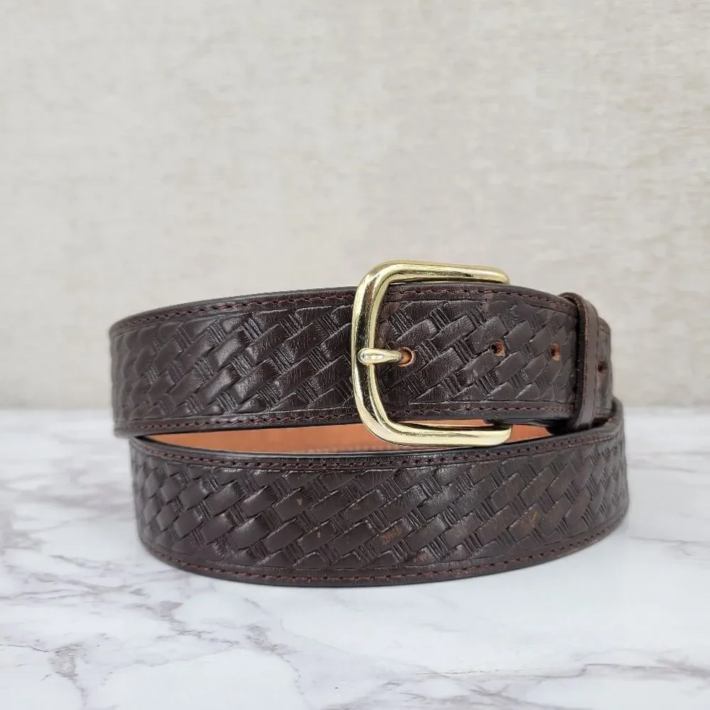 Men's Brown Woven Basket Weave Pattern Leather Belt Size 48 Gold Toned Buckle